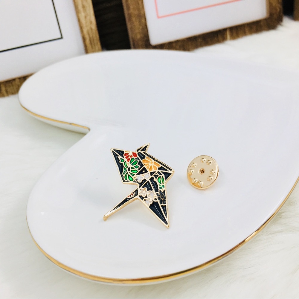 ‼️5 for $25 SALE‼️Cute Black Paper Bird Enamel Pin - Picture 3 of 5